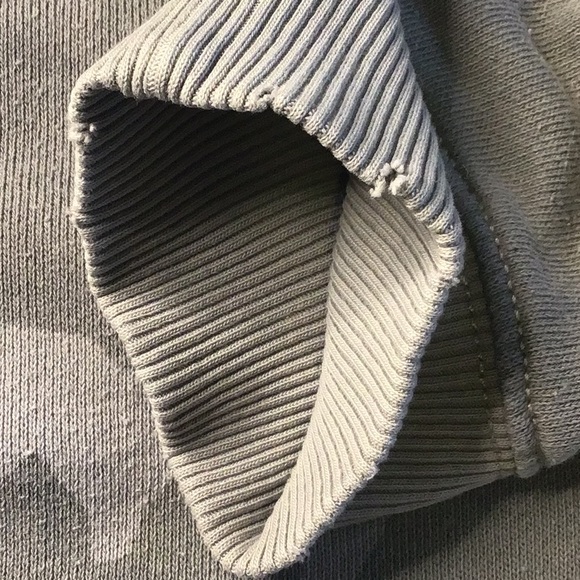 Women’s M American Eagle Jegging Fit Distressed Camo Sweatshirt - Picture 6 of 7